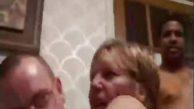 Sofia Lee Taylee fa szar a segged 4 milf anya szex férfi