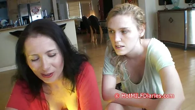 Rossz éjfélkor anya alszik sex
