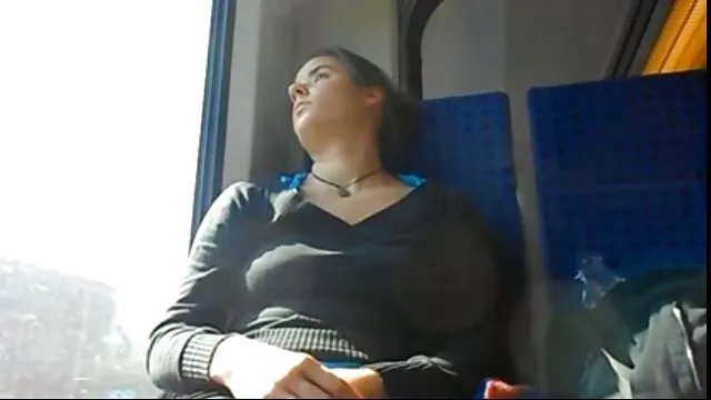 Angela White szereti szekszi anyukák az intenzív anális szexet Dredd szörnyű kakasával.
