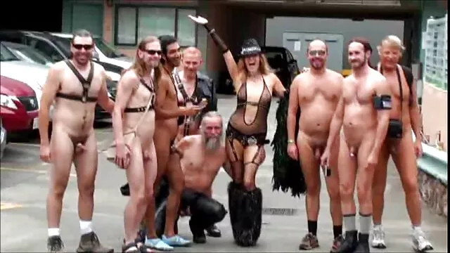 Hunterslair-Ren Smolder megragadta az üldözőt, majd balra anya sex hd csavart.